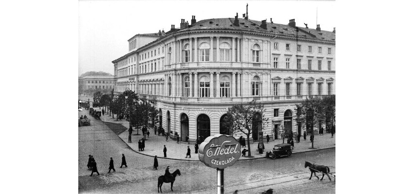Salon Polski Fiat hotel Eurpejski Warszawa lata 20.
