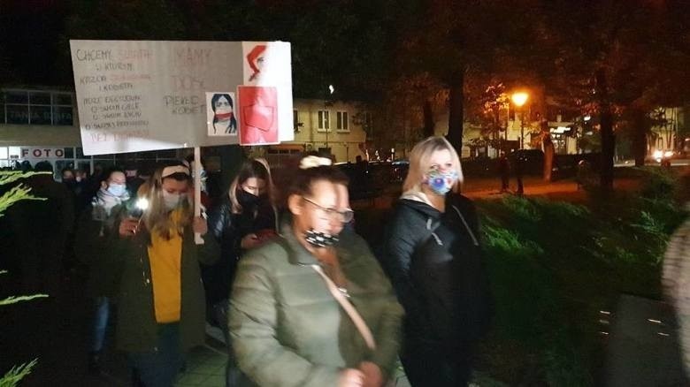 Wielkie protesty w Świętokrzyskiem! Na ulice wyszło kilkadziesiąt tysięcy ludzi! [RELACJE NA BIEŻĄCO]