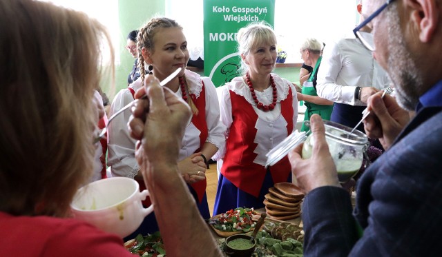 Na podstawie 100-letnich przepisów gotowały uczestniczki konkursu kulinarnego w kuchni Zespołu Szkół Gastronomiczno-Hotelarskich w Grudziądzu. Zobacz zdjęcia>>>>>