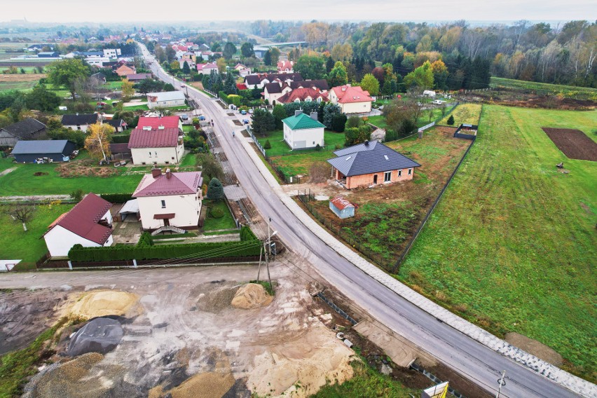 Finalizacja przebudowy drogi Chorzelów-Złotniki coraz bliżej [ZDJĘCIA, WIDEO]