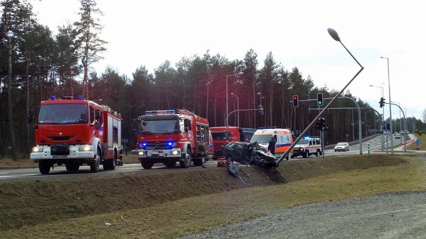 Wypadek na obwodnicy Olkusza. Trzy osoby w szpitalu