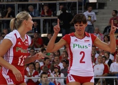 Rozgrywająca Milena Sadurek (z lewej) i libero Mariola Zenik wierzą jeszcze w dobry wynik reprezentacji Polski