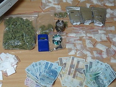 Narkotyki w Jastrzębiu-Zdroju. Diler miał ponad pół kg narkotyków! [ZDJĘCIA]