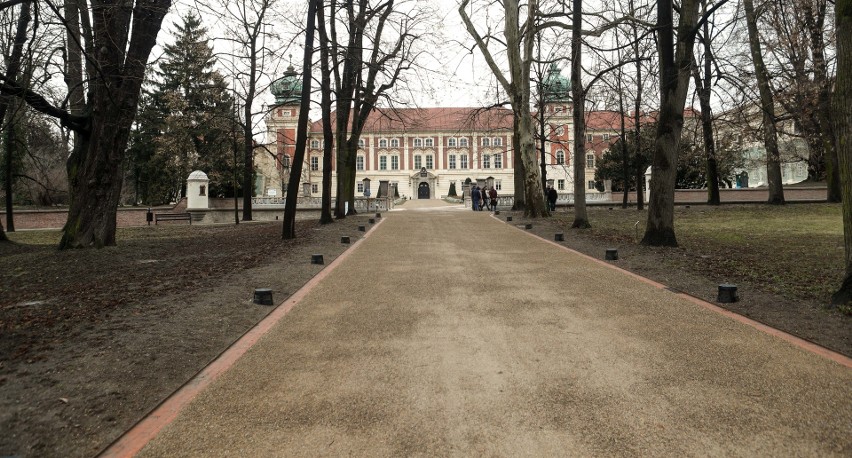 Park wewnętrzny przy zamku z Łańcucie już biletowany.