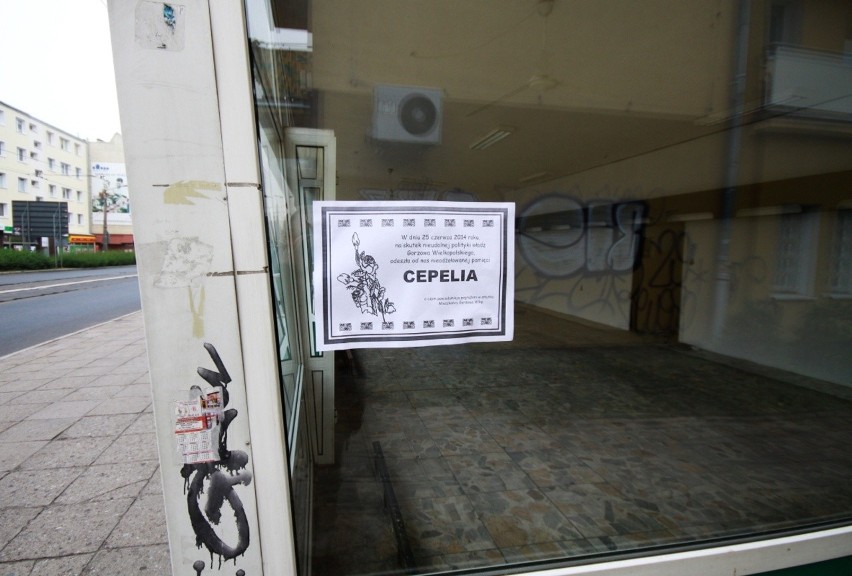 W Gorzowie pojawiły się klepsydry na zamkniętych lokalach.