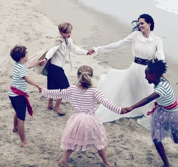 Na zdjęciach Annie Leibovitz widzimy najsłynniejszą matkę...