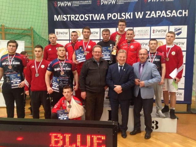 Zapaśnicy Olimpijczyka Radom zdobyli siedem medali podczas mistrzostw Polski juniorów w Raciborzu.