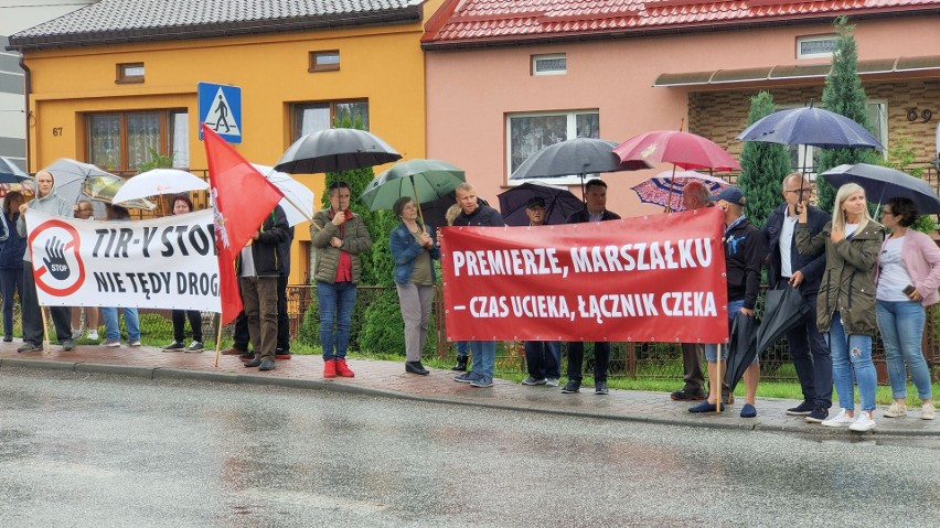 W Sławkowie na ul. Hrubieszowskiej mieszkańcy protestowali...