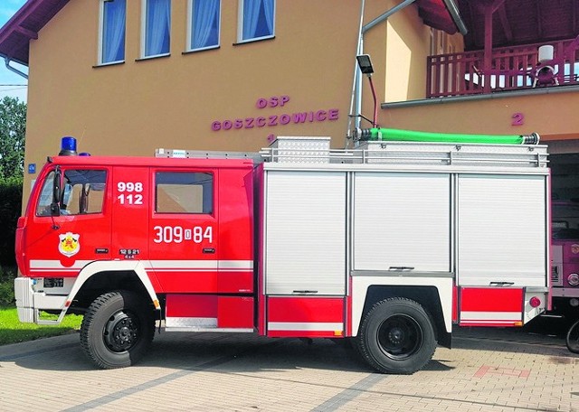 Steyr 12S21 z masztem oświetleniowym, wyciągarką hydrauliczną i autopompą z wysokim ciśnieniem trafił do Goszczowic. 