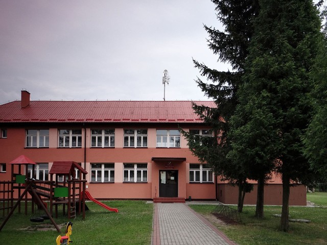 Szkoła Podstawowa w Mostkach Sokalach, w środę uczniowie przeprowadzą eksperymenty naukowe na e-Laboratorium