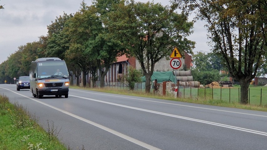 Na drodze nr 94 niedaleko Strzelec Opolskich obowiązuje...