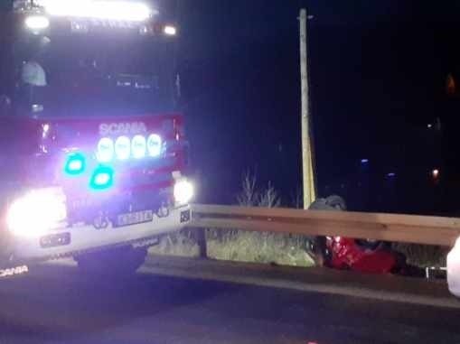 Wypadek na zakopiance w Lubniu. Samochód wylądował na dachu