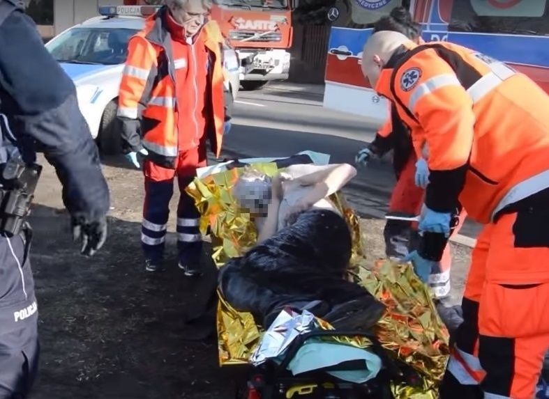 13 lutego w trakcie przewożenia radiowozem mężczyzny doszło...