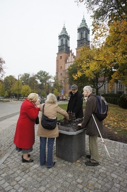 Poznań: Przed katedrą odsłonięto makietę Ostrowa Tumskiego [ZDJĘCIA]