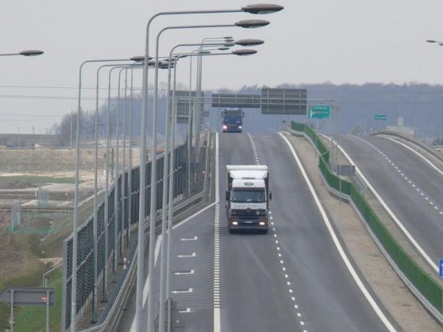 Siedem firm chce budować drogę ekspresową S7 na odcinku Chęciny-Jędrzejów