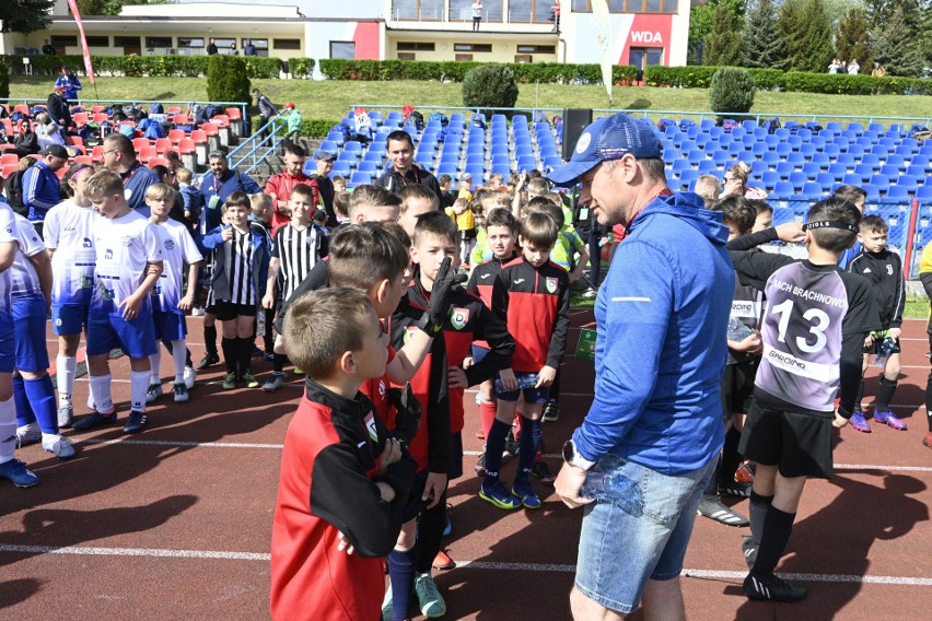 Turniej z Podwórka na Stadion o Puchar Tymbarku to jedna z...