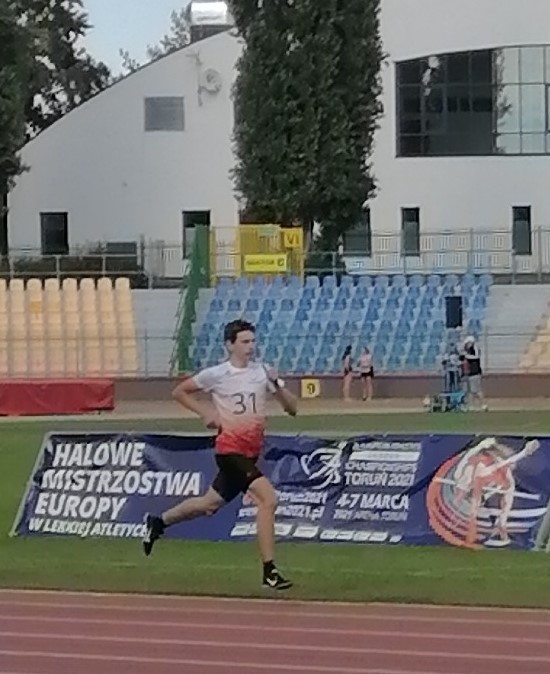 Młodzi biegacze LKS Koluszki na zawodach w Toruniu