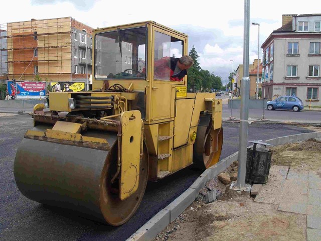 Drogowcy wykorzystywali wczoraj każdą chwilę między opadami deszczu