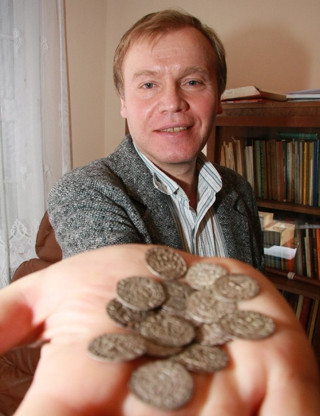 - Na wystawę do Świdnicy wyślemy kilkadziesiąt monet ze Skarbu z Zamostwa - zapowiada Andrzej Kirmiel.