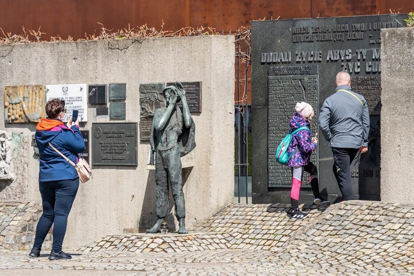 Gdańsk. W majowy weekend trwa zwiedzanie terenów dawnej Stoczni Gdańskiej. Zaprasza Morska Fundacja Historyczna