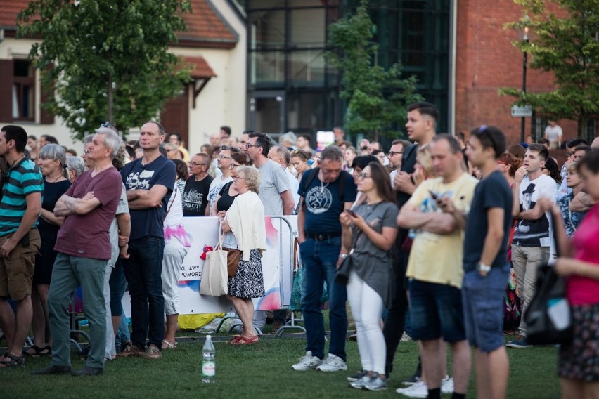 Wczoraj wieczorem na Wyspie Młyńskiej odbył się koncert...