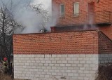 Pożar budynku gospodarczego w Goździelinie. W akcji cztery zastępy straży