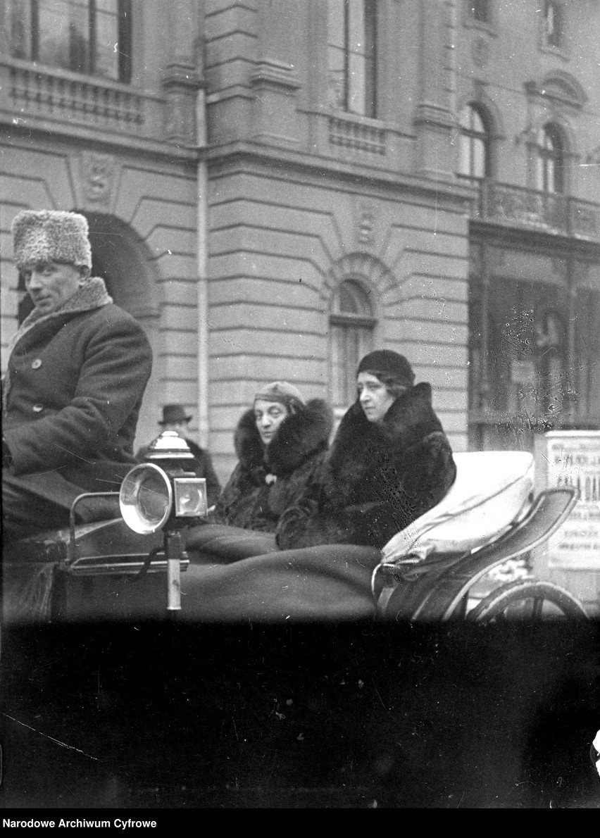 Krynica-Zdrój modna teraz i przed laty. Marszałek Józef Piłsudski i jego rodzina wprost pokochali sądeckie uzdrowisko. Spędzali tutaj ferie 