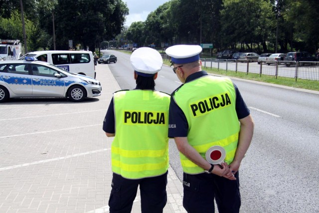 Policjanci z Komendy Miejskiej Policji w Elblągu od kilku dni pełnią służbę wyposażeni w kamery na mundurach.