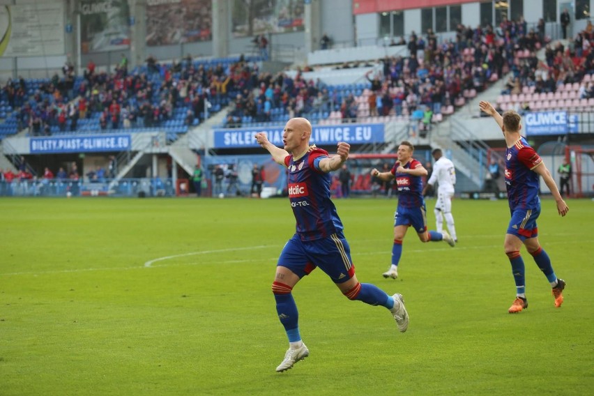 Mario Maloca (Lechia Gdańsk) - Trzyma w ryzach defensywę....