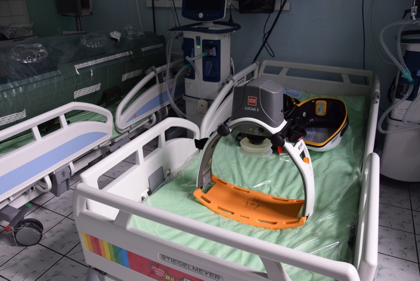 Nowy sprzęt w szpitalu w Nysie za 5 milionów złotych. Jest też tomograf z opcją wykrywania Covid-19