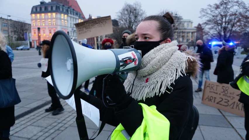 Protest we Wrocławiu pod hasłem „Stan wojny z kobietami”