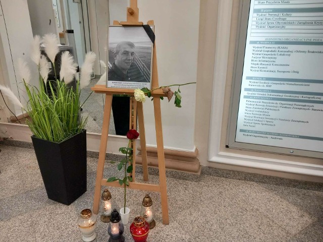 Miejsce pamięci poświęcone Damianowi Sobólowi w Urzędzie Miejskim w Przemyślu.