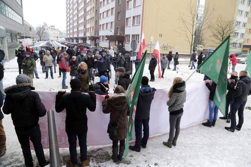 Młodzież Wszechpolska zorganizowała protest przeciwko uchodźcom (zdjęcia, wideo)