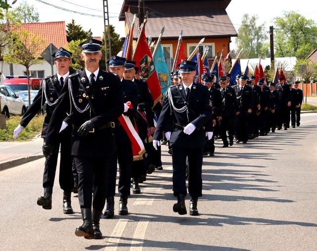 W uroczystości wzięło udział 18 pocztów sztandarowych, na czele komendant Grzegorz Kwietniewski.