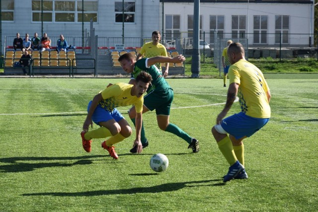 W niedzielę Mazowsze Grójec (w żółtych koszulkach) przegrało z Jodłą Jedlnia-Letnisko.