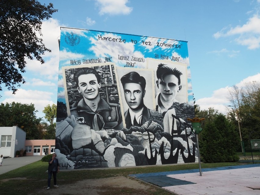 Odsłonięto mural z patronem Szkoły Podstawowej nr 182 na Teofilowie 