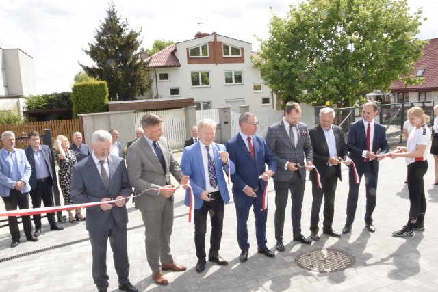 W piątek odbyło się uroczyste otwarcie nowej siedziby klubu ULKS Guliwer, w którym udział wziął między innymi Andrzej Supron, prezes Polskiego Związku Zapaśniczego i medalista olimpijski.