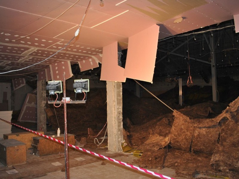 Augustów: Nowomiejska. Wypadek na budowie, strop przygniótł robotnika (zdjęcia)