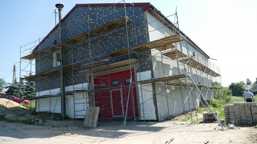 Gmina Piątnica prowadzi remont budynku remizy strażackiej w...