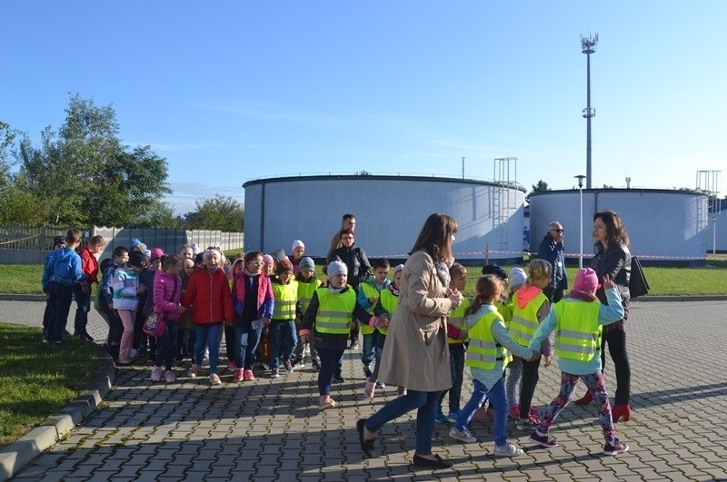 Piknik Wodociągowy w Starym Sączu. Uczniowie ze szkoły w Przysietnicy zwiedzili Zakład Uzdatniania Wody [ZDJĘCIA]