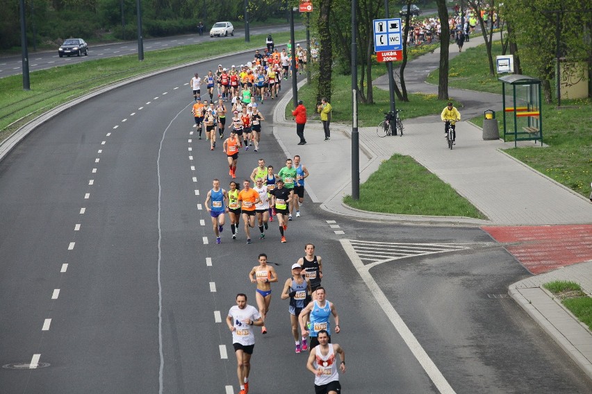 DOZ Maraton Łódź 2016. Ponad 2 tysiące maratończyków z całego świata. A wśród nich gwiazdy [ZDJĘCIA]