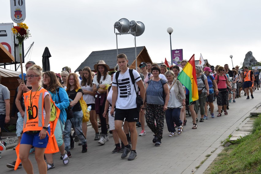 Wspólnota Śródmiejska wyruszyła z Podzamcza do Częstochowy