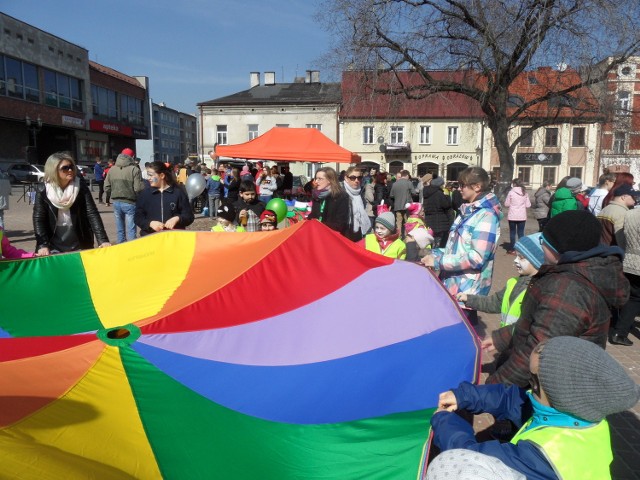 Dzisiaj jest Światowy Dzień Osób z Zespołem Downa. W Częstochowie Stowarzyszenie Masz Brata zorganizowało na Starym Rynku  imprezę integracyjną.