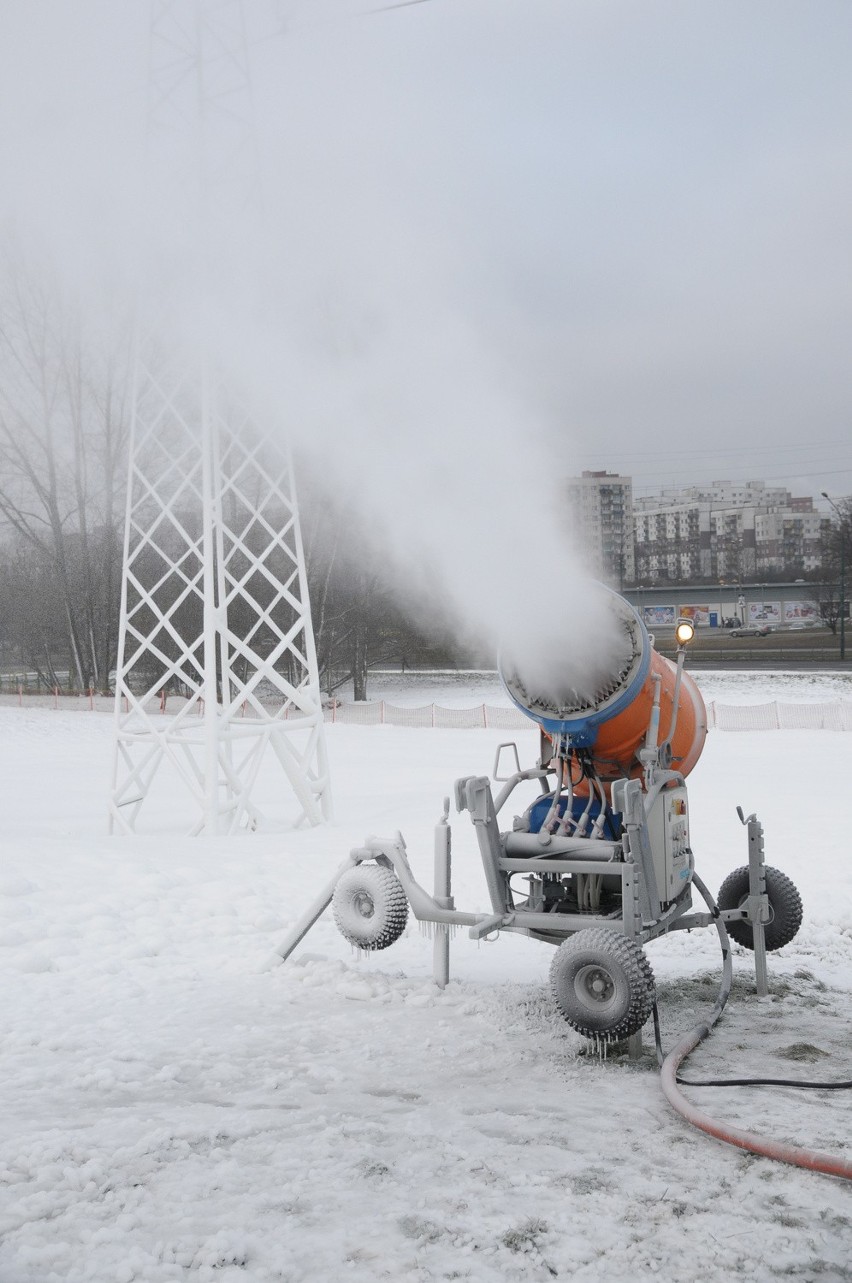 Naśnieżanie Górki Środulskiej w Sosnowcu