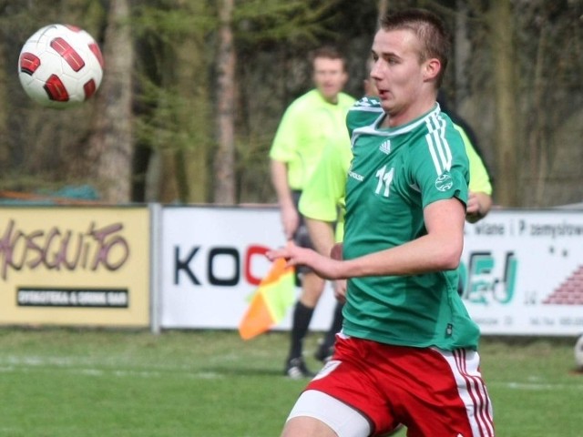 Mateusz Żak z Victorii Chróścice strzelił swoim niedawnym kolegom z Piotrówki dwa gole.