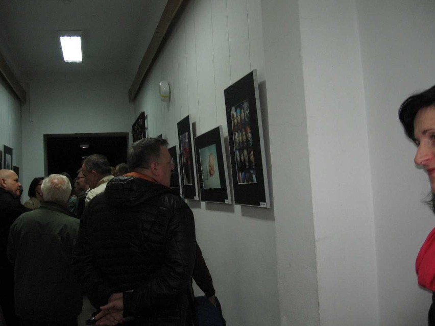 Fotograficy pokazali nową wystawę w Miejskiej Bibliotece Publicznej w Radomiu. Ale im coraz ciaśniej! 