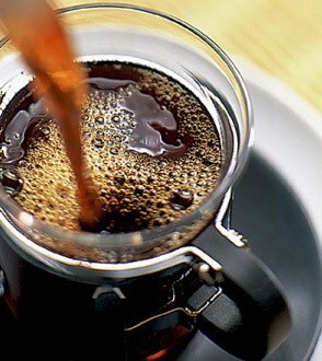 W pochmurny lub mało przyjemny dzień dobrze zrobi ci filiżanka mocnej aromatycznej kawy z przyprawami