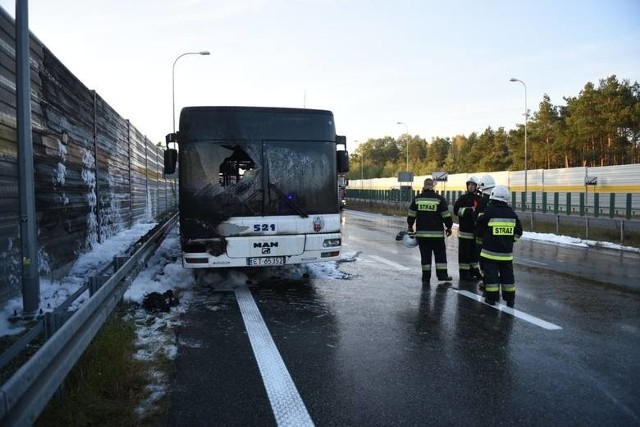 Kierowca autobusu MZK, linii numer 45 chwycił za gaśnicę, ale niewiele mógł zrobić