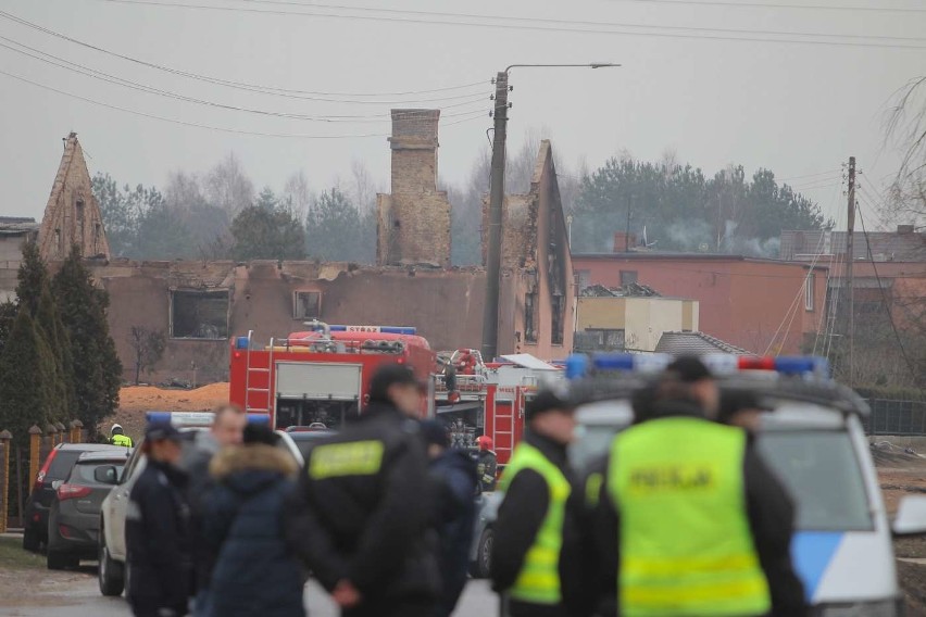 Wybuch i pożar w Murowanej Goślinie - spłonęły trzy domy.