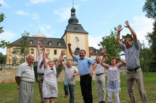 Mieszkańcy Kamienia Śląskiego cieszyli się wczoraj z wygranej. - Na ten sukces pracowaliśmy od początku lat 90., ale opłacało się - mówią zadowoleni.